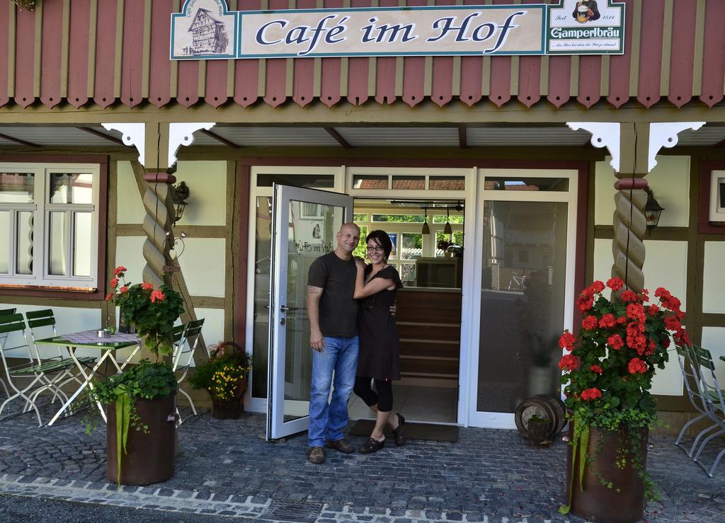 Cafe Im Hof- Bed & Breakfast Streufdorf Exterior photo